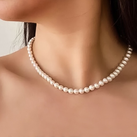 🔴𝟭𝟬/$𝟮𝟱🔴NEW White Pearl Beaded Necklace - Picture 6 of 11